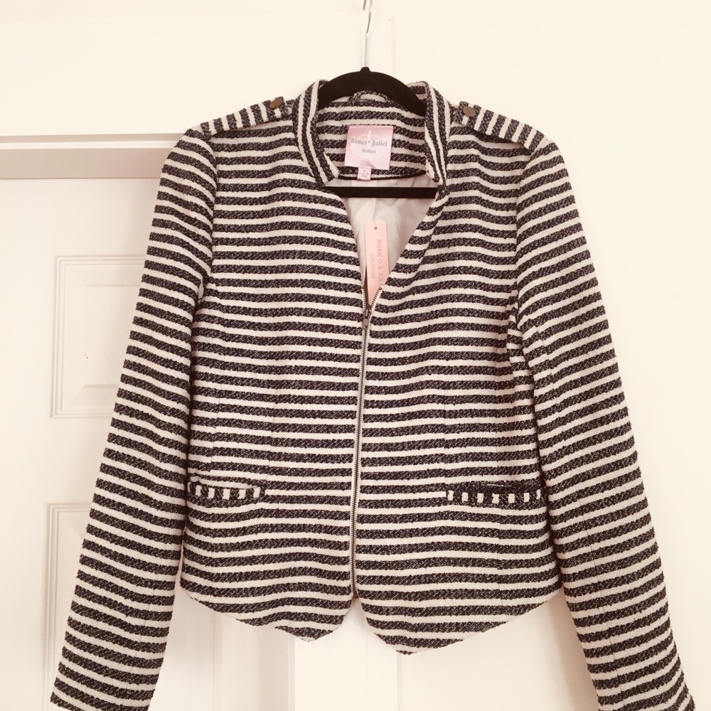 Romeo & Juliet Couture Blazer